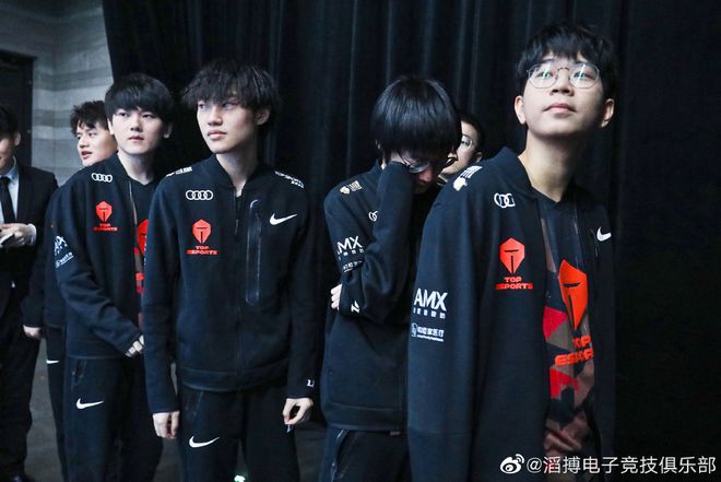 另一面则是 另一面则是